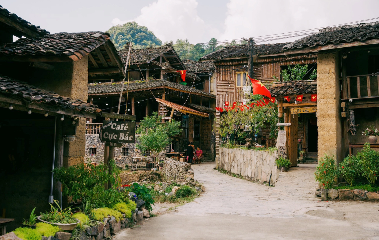 Caravan Đông Bắc: Nội Bài - Phú Thọ - Tuyên Quang - Hà Giang - Cao Bằng - Lạng Sơn - Nội Bài