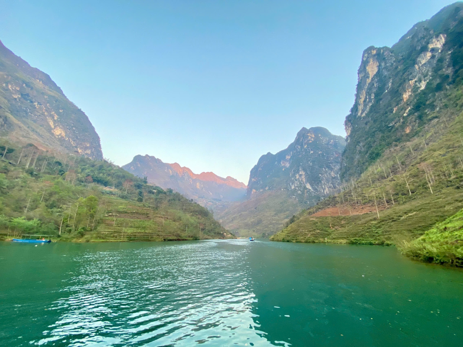 Caravan Đông Bắc: Nội Bài - Phú Thọ - Tuyên Quang - Hà Giang - Cao Bằng - Lạng Sơn - Nội Bài