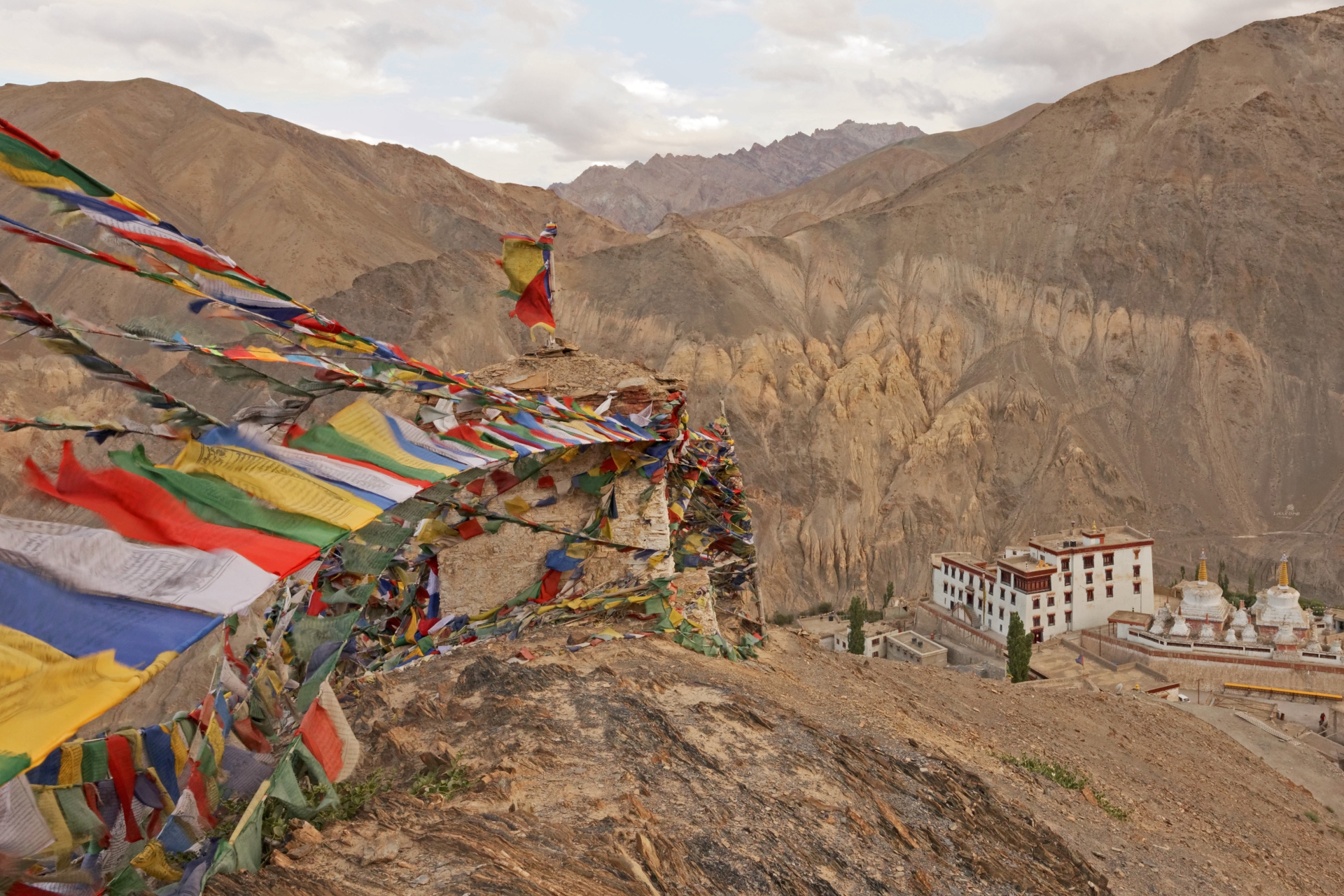 Caravan motor Ấn Độ: Chinh phục Ladakh huyền thoại