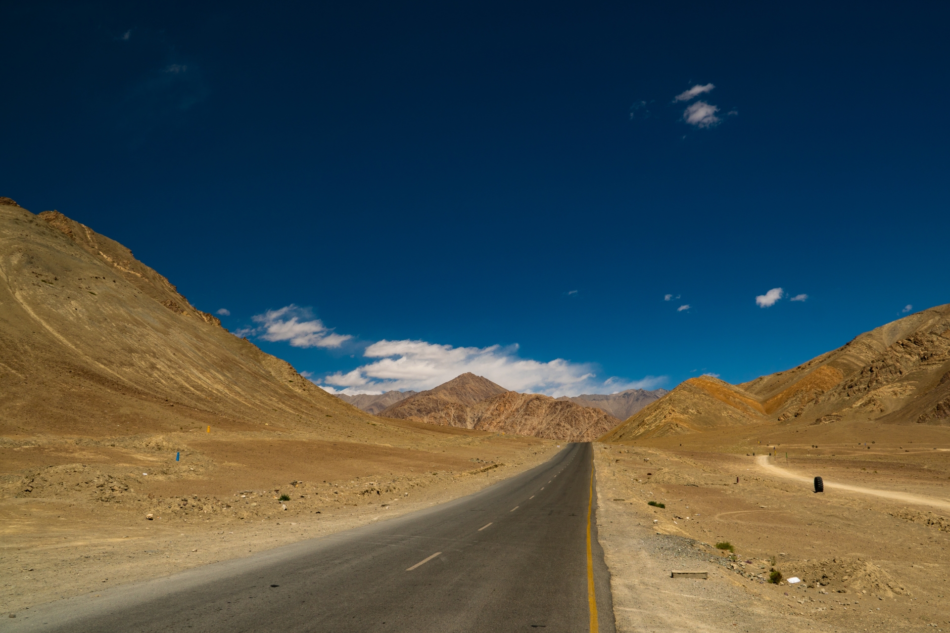 Caravan motor Ấn Độ: Chinh phục Ladakh huyền thoại