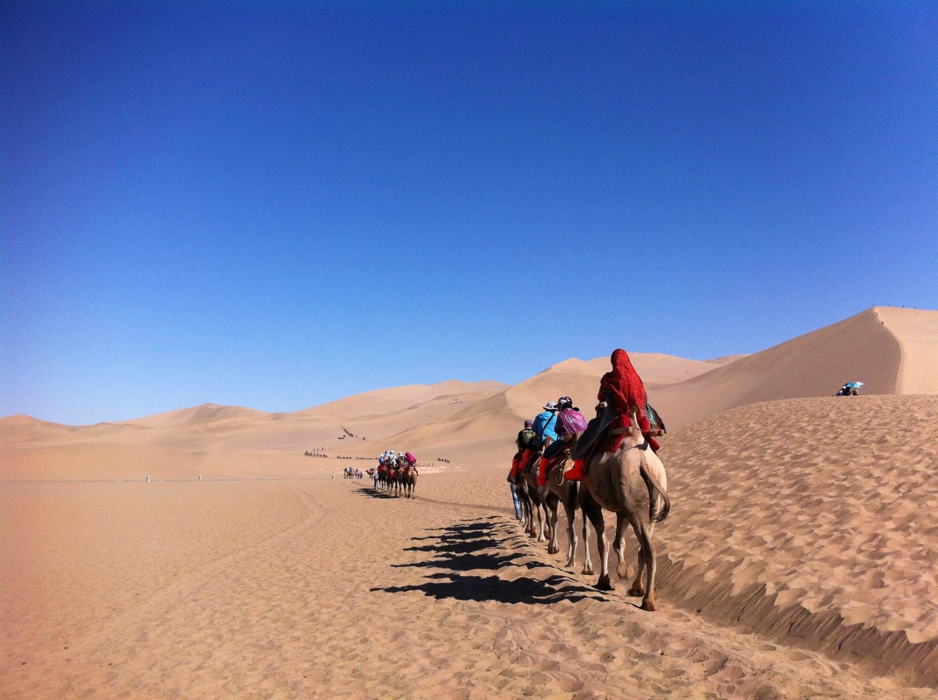 Caravan Tân Cương: Chinh phục các cung đường từ sa mạc đến núi non trùng điệp, khám phá vẻ đẹp hoang sơ hùng vĩ của thiên nhiên