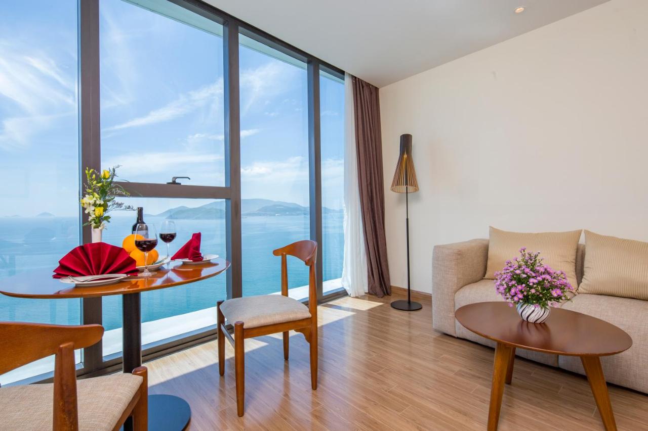 Combo 2 đêm dịch vụ khách sạn Starcity Hotel & Condotel Beachfront Nha Trang