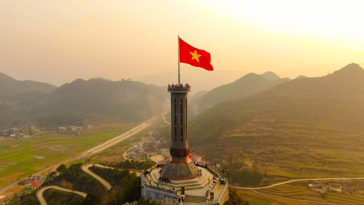 Caravan Đông Bắc: Nội Bài - Phú Thọ - Tuyên Quang - Hà Giang - Cao Bằng - Lạng Sơn - Nội Bài