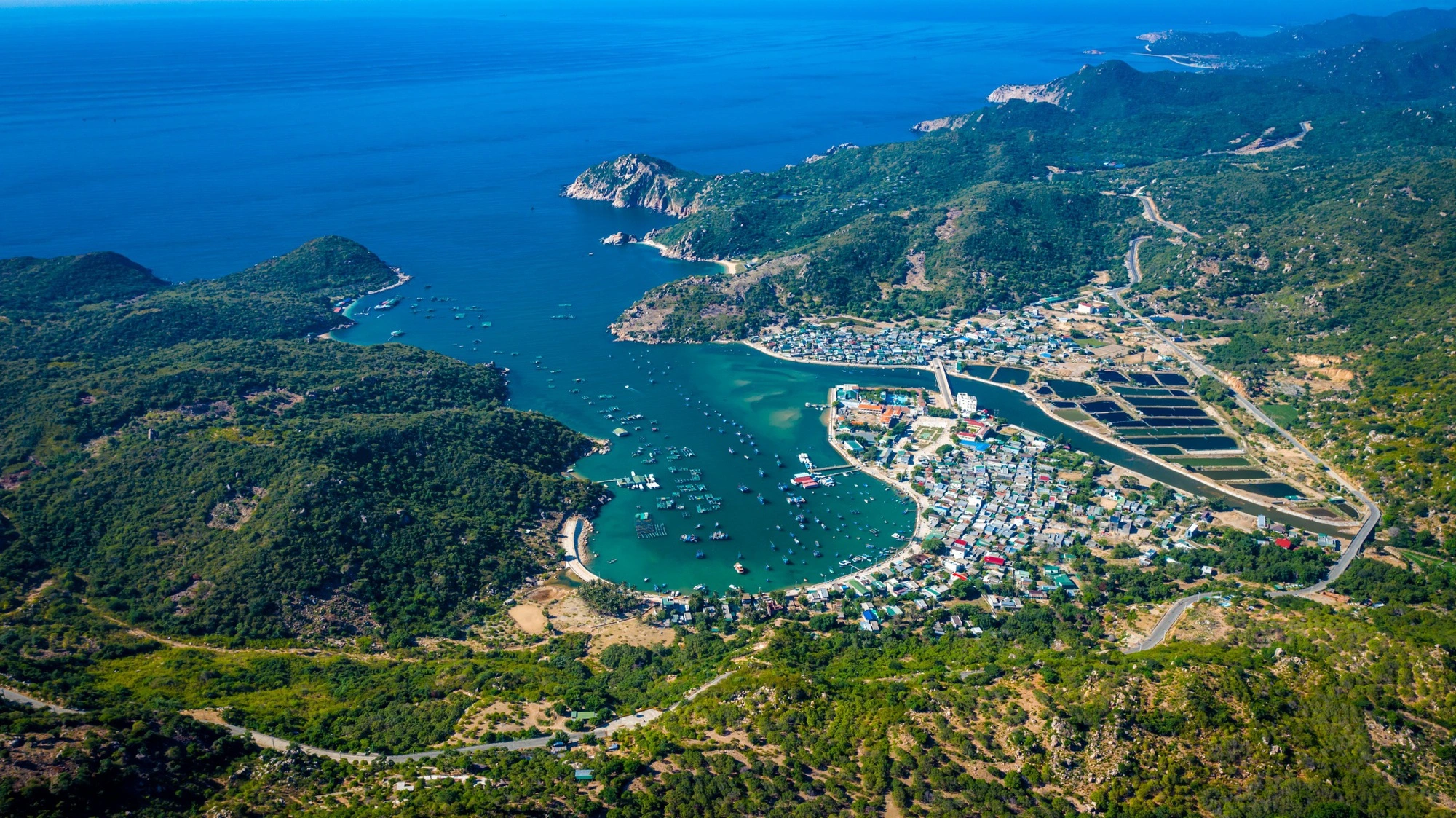 Caravan Ninh Thuận: Vịnh Vĩnh Hy - trekking Núi Chúa - làng gốm Bàu Trúc