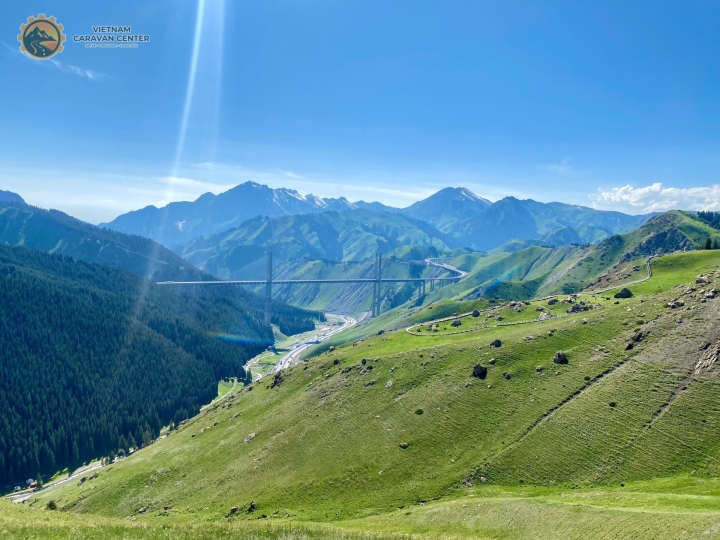 Caravan Tân Cương: Chinh phục các cung đường từ sa mạc đến núi non trùng điệp, khám phá vẻ đẹp hoang sơ hùng vĩ của thiên nhiên